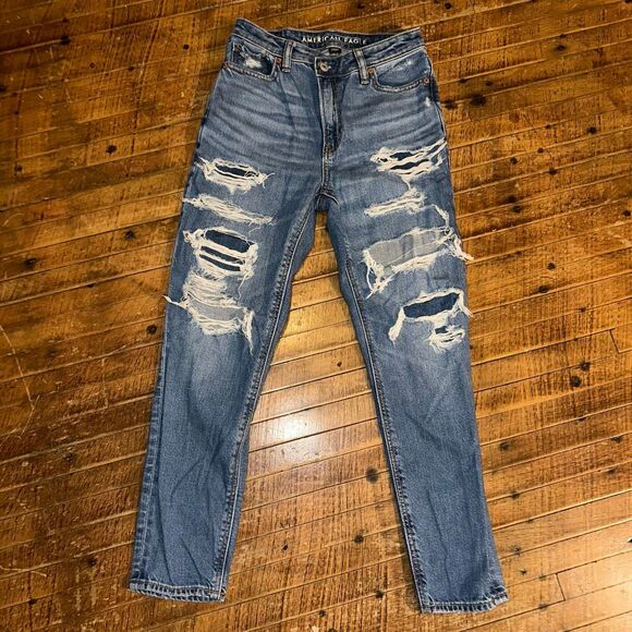 American Eagle destroyed medium wash 00 short normcore mom jeans - Picture 1 of 3